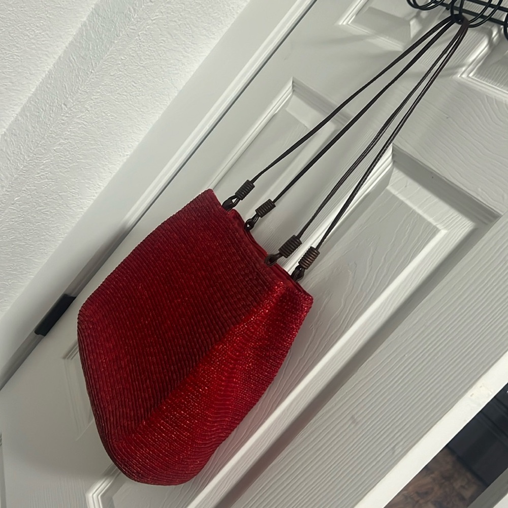 Red straw shoulder bag, medium size
